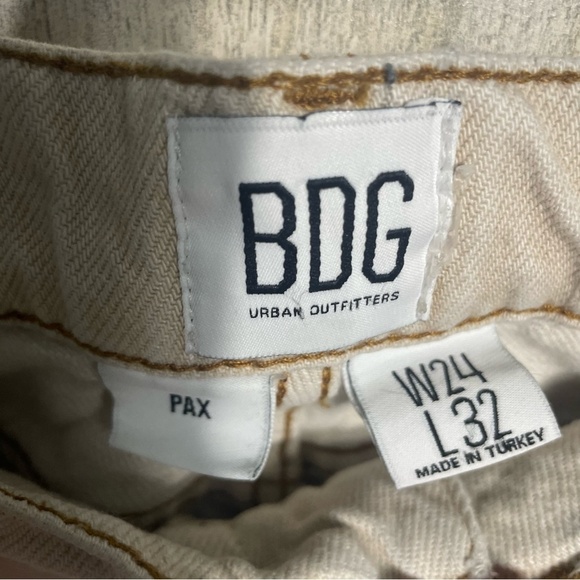 BDG Urban Outfitters PAX High Rise Fray Hem Straight Leg Jeans Tan Beige Size 24 - Picture 8 of 13